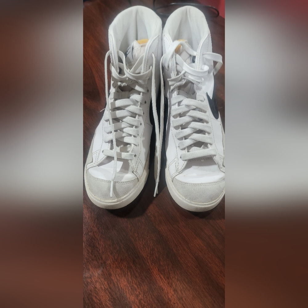 Nike Shoes View 5